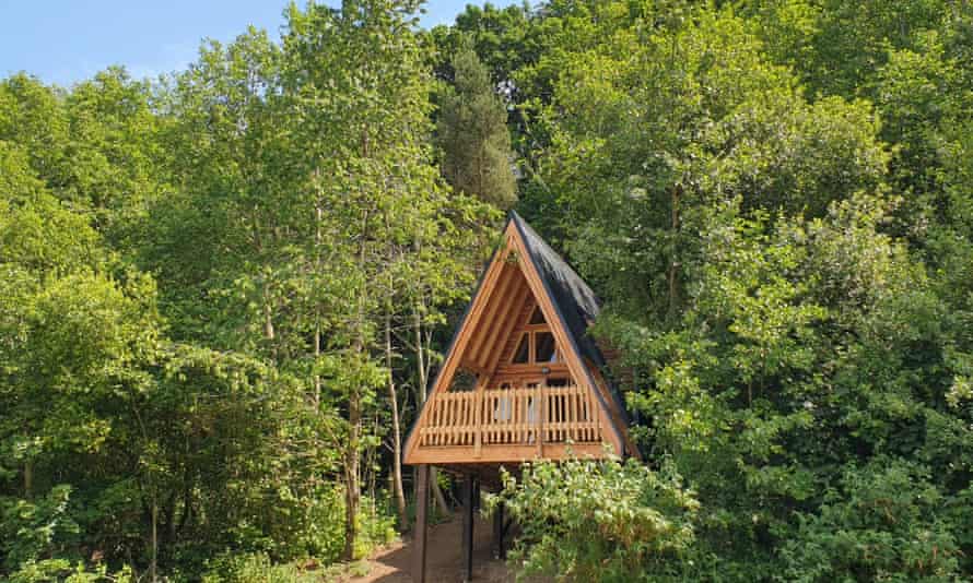 Sailing-Stream.fr ⚓ 10 nouvelles vacances fantastiques au Royaume-Uni sur l'eau | Vacances en bateau ⚓ Une maison sur pilotis au camping Whitlingham Broad.