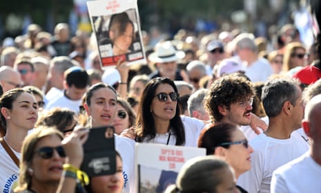Families of the hostages participate in a special ‘Kabalat Shabbat,’ (welcoming the Shabbat) prayer service with performances from Israeli artists.