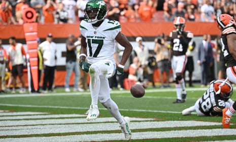 Jets' season ends with 6-game losing streak following brutal showing  against Dolphins - CBS New York