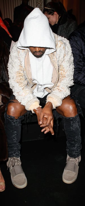 Kanye West di Balmain sekering partai dan gym pakaian.