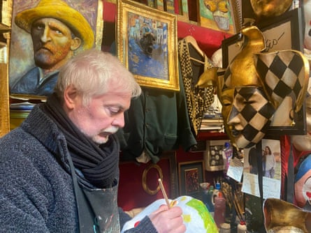 Master mask-maker Sergio Boldrin.