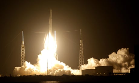 SpaceX launches new-style space docking port into orbit