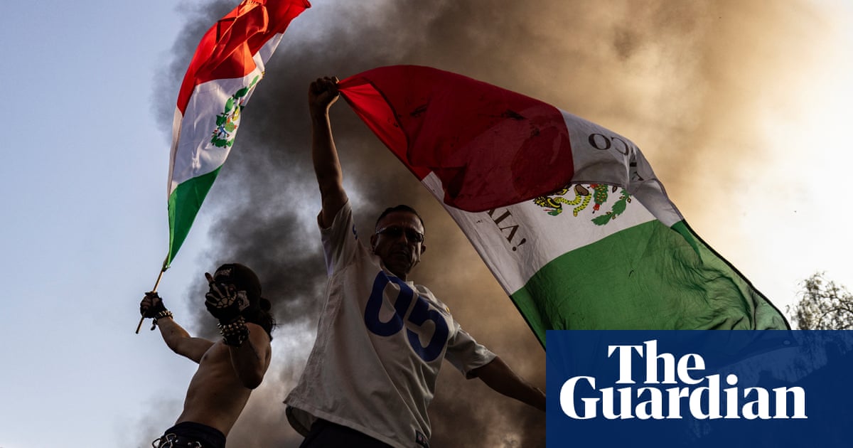 Police clash with Los Angeles protesters as opposition to Trump ...