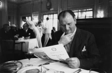 A diner at Simpson’s in 1955.