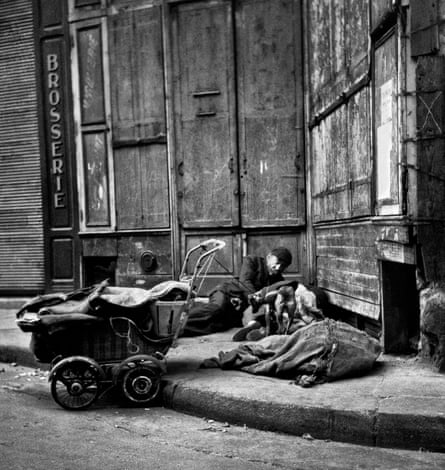 Street sleepers, Boulogne-Billancourt, Paris, circa 1950