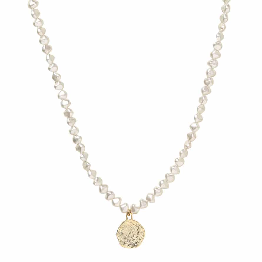 Pearl and gold necklace