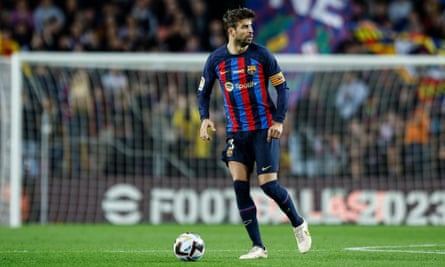 Gerard Piqué playing for FC Barcelona in November last year.