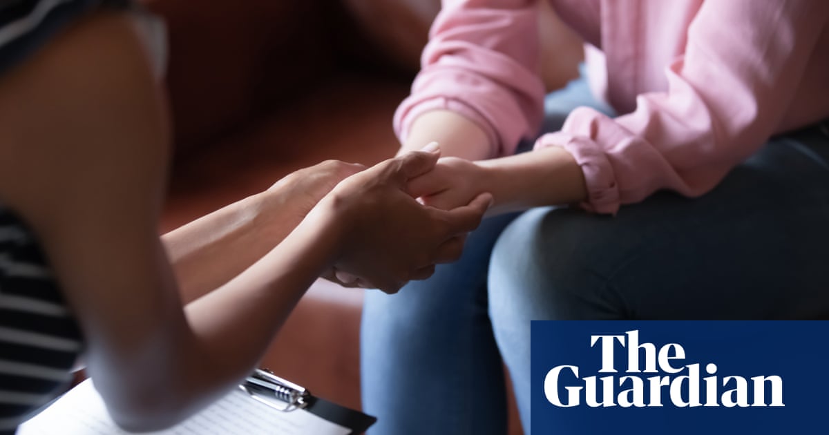 Australians seeking pregnancy counselling report coercive pressure as poll shows support for abortion care
