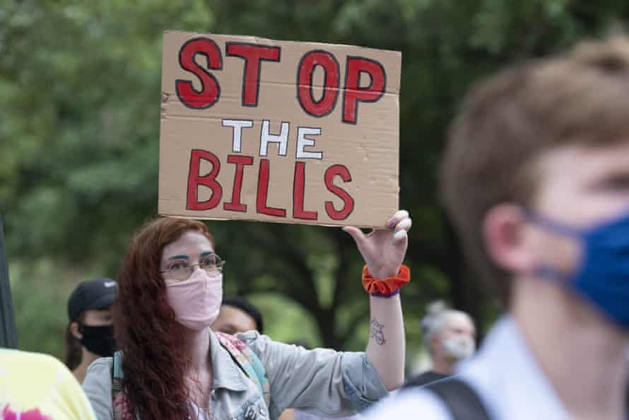 sign says ‘stop the bills’