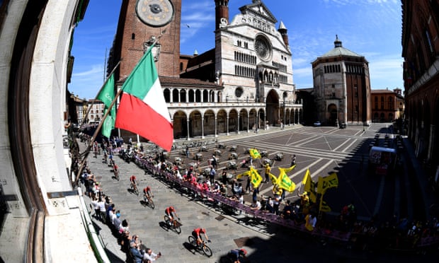 Cyclists in Cremona, Italy, during the Giro d’Italia