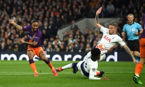 Manchester City Raheem Sterling joins but Danny Rose from Tottenham Hotspu bans the ball.