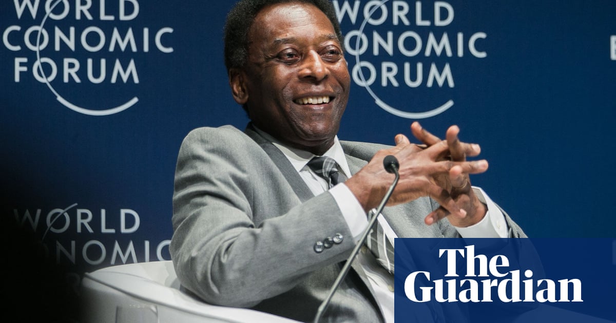 Pelé recovering in hospital after operation to remove tumour