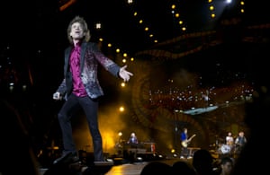 Mick Jagger walks out to give fans a closer view