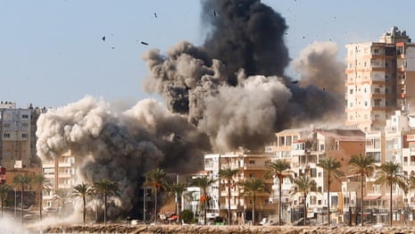 Once a refuge, southern Lebanese city of Tyre empties as airstrikes rain down | Lebanon | The Guardian