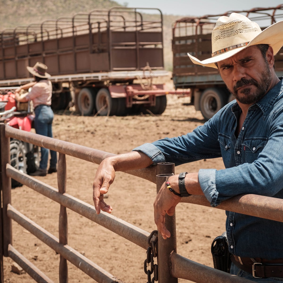 Résultat de recherche d'images pour "mystery road review season 1"