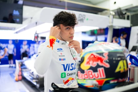 Arvid Lindblad adjusts his earpiece