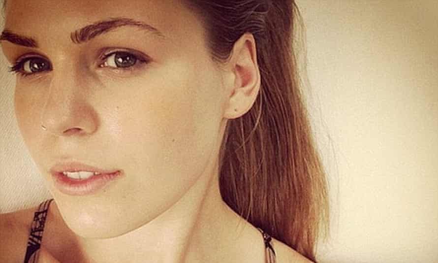 pic Belle Gibson Now behind belle gibson s cancer con