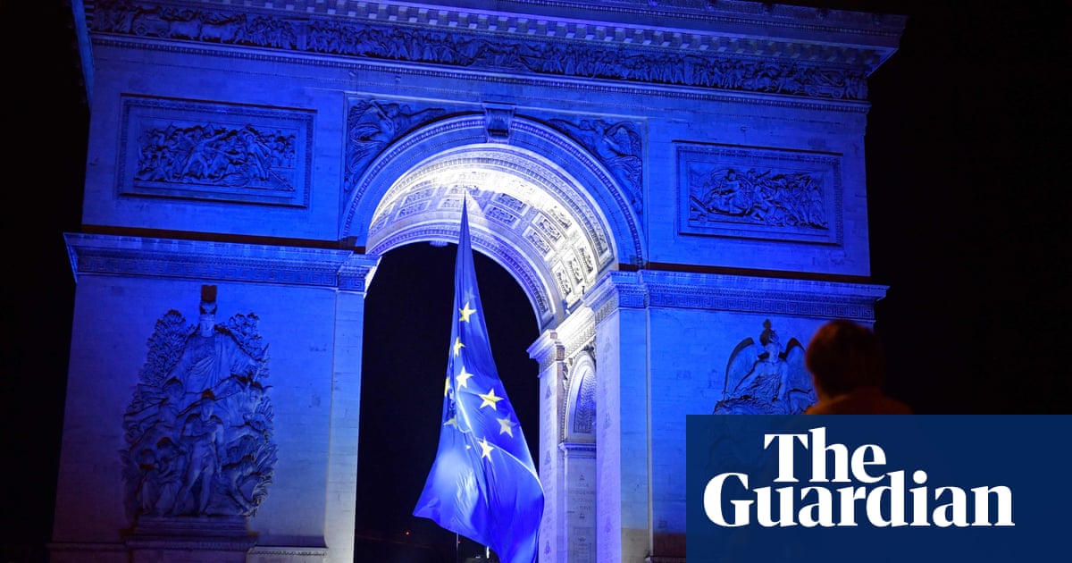 France removes EU flag from Arc de Triomphe after rightwing anger