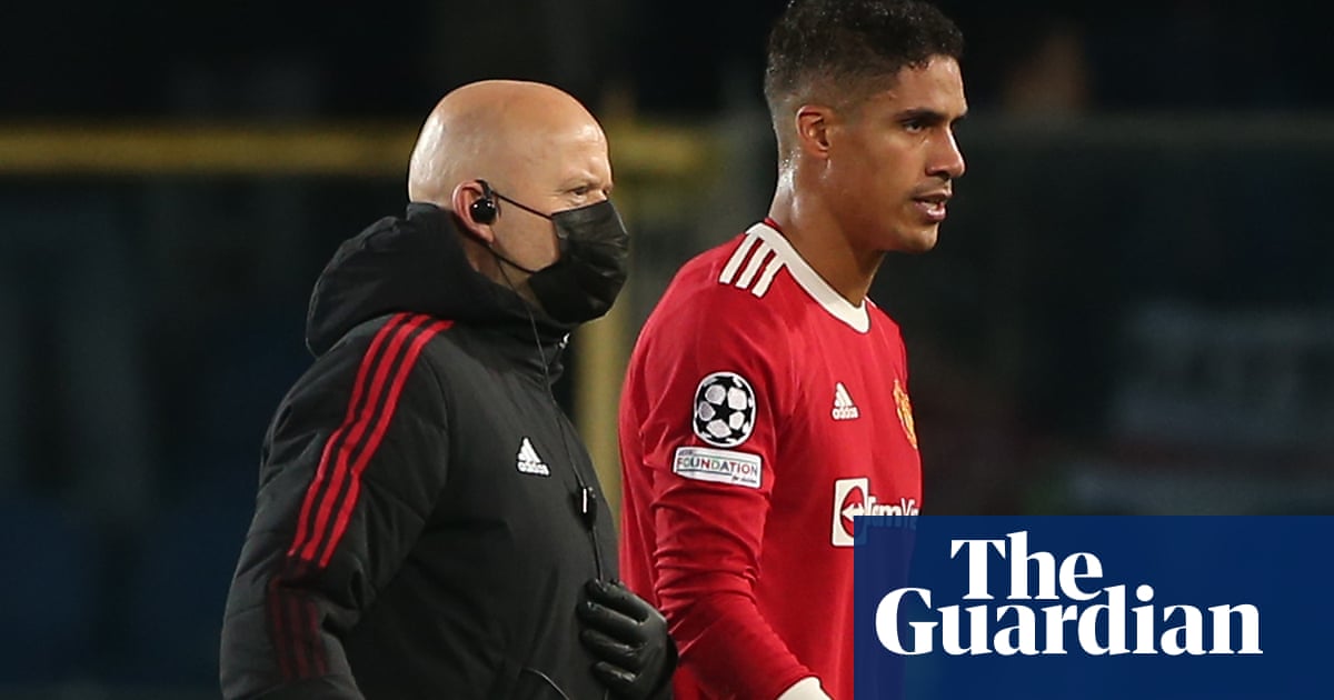 Raphaël Varane ruled out for month in blow to Manchester United