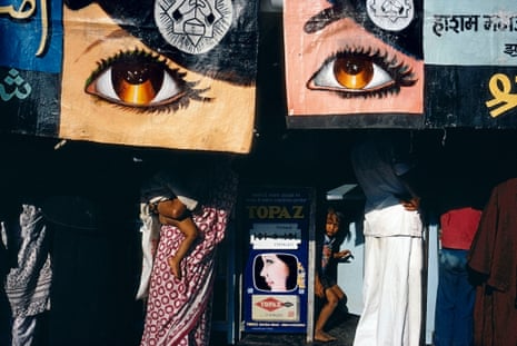 Bombay, India, 1981 by Alex Webb.