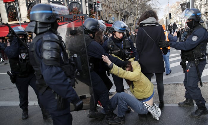 Striking French rail workers clash with riot police in Paris | World news | The Guardian
