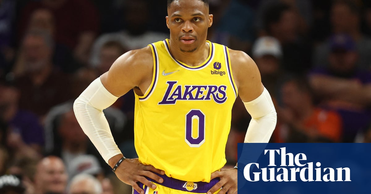 ‘We can’t make excuses’: Loss to Suns ends star-filled Lakers’ playoff hopes
