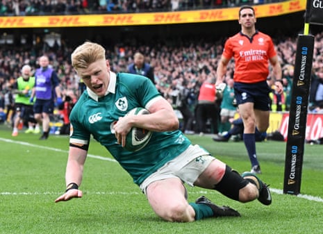 O'Brien scores his Ireland's sixth try.