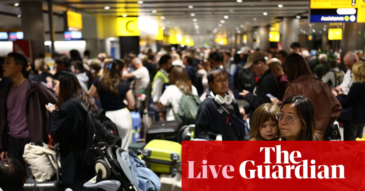Nats boss to meet UK transport secretary as second day of flight chaos takes cancellations past 1,300