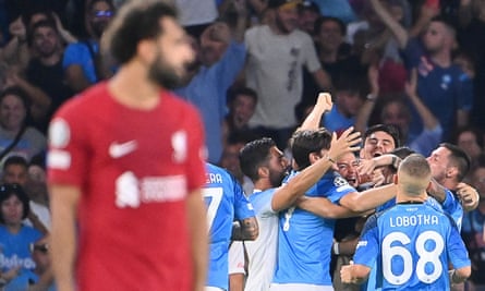 Los jugadores del Napoli celebran después de ganar 4-0 contra el Liverpool en septiembre de 2022.