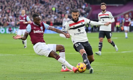 Aaron Wan-Bissaka challenges Noussair Mazraoui during West Ham’s victory over his former club in October.