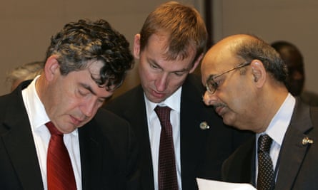 Gordon Brown, Tom Scholar and Shailendra Anjaria of the IMF