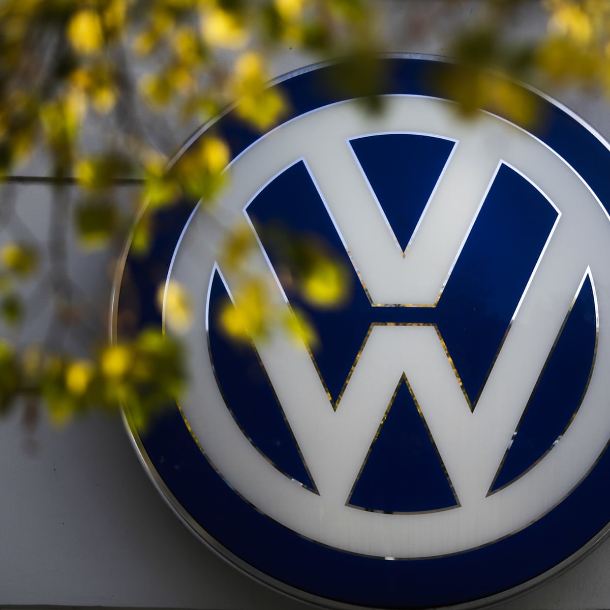 Vw To Recall 8 5m Diesel Cars Across Europe Volkswagen Vw The Guardian