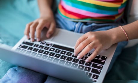 Battle lines drawn as US states take on big tech with online child safety bills