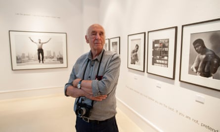Thomas Hoepker poses at the exhibition ‘Muhammed Ali’ in Berlin, Germany, 14 August 2015. Photo: Paul Zinken/dpa/Alamy Live NewsF0G4E9 Berlin, Germany. 14th Aug, 2015. Photographer Thomas Hoepker poses at the exhibition ‘Muhammed Ali’ in Berlin, Germany, 14 August 2015. Photo: Paul Zinken/dpa/Alamy Live News