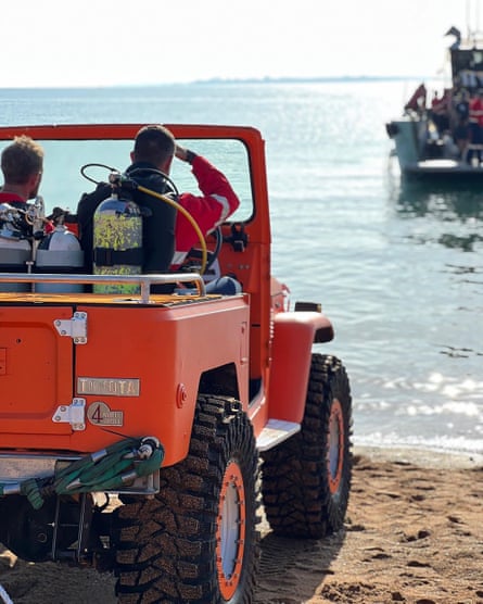 The ‘mud crab’ was fitted with a waterproof electric engine and 150kg water-filled tyres.