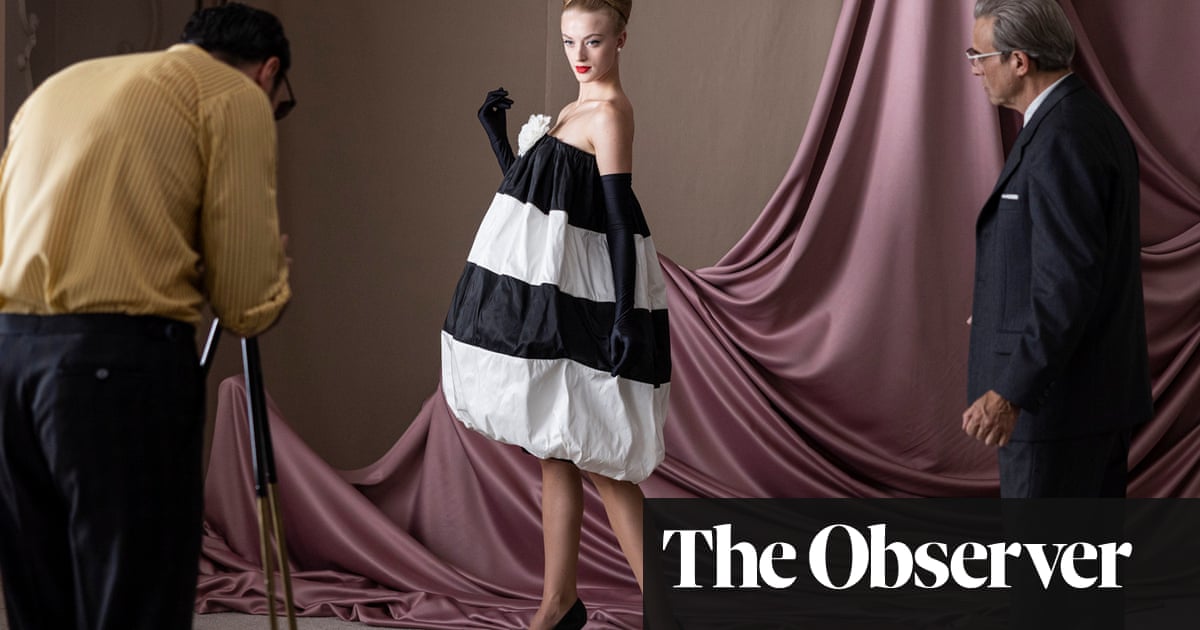 Марката която Cristóbal Balenciaga започна сега е известна като противоречива