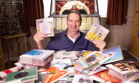 'Vous ne pouvez pas tout collecter!' … Dave Watson chez lui à Dunstable.
