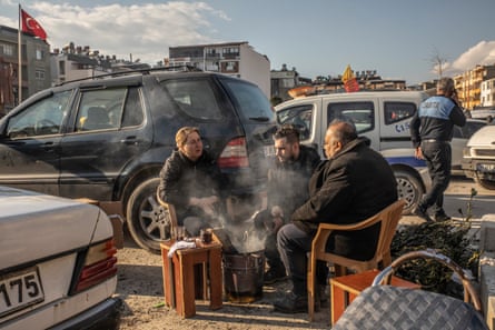 Barış Yapar and his parents are now living in the central square of Samandağ, spending the nights in their car.