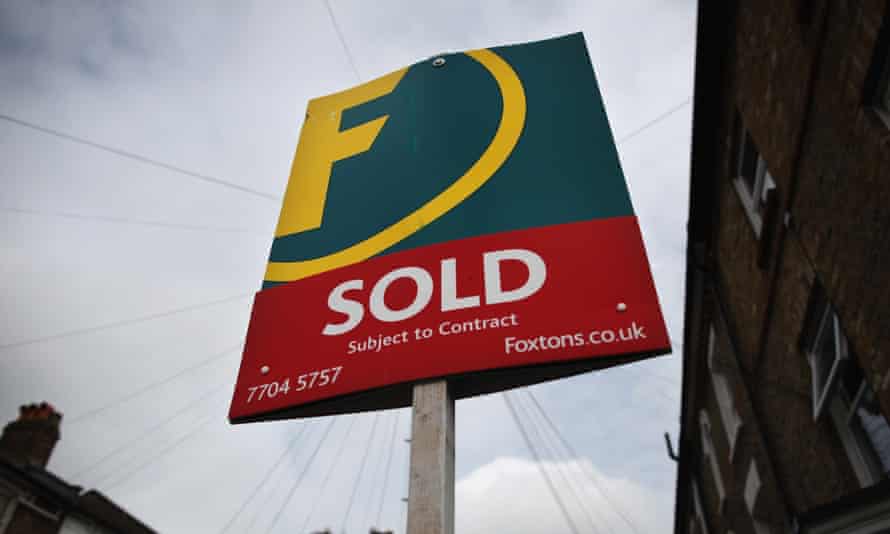 Foxtons estate agent sign