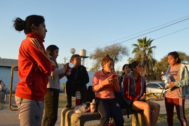 The team prepare before training starts.