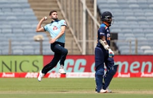Mark Wood tries to get England going after a slow start.