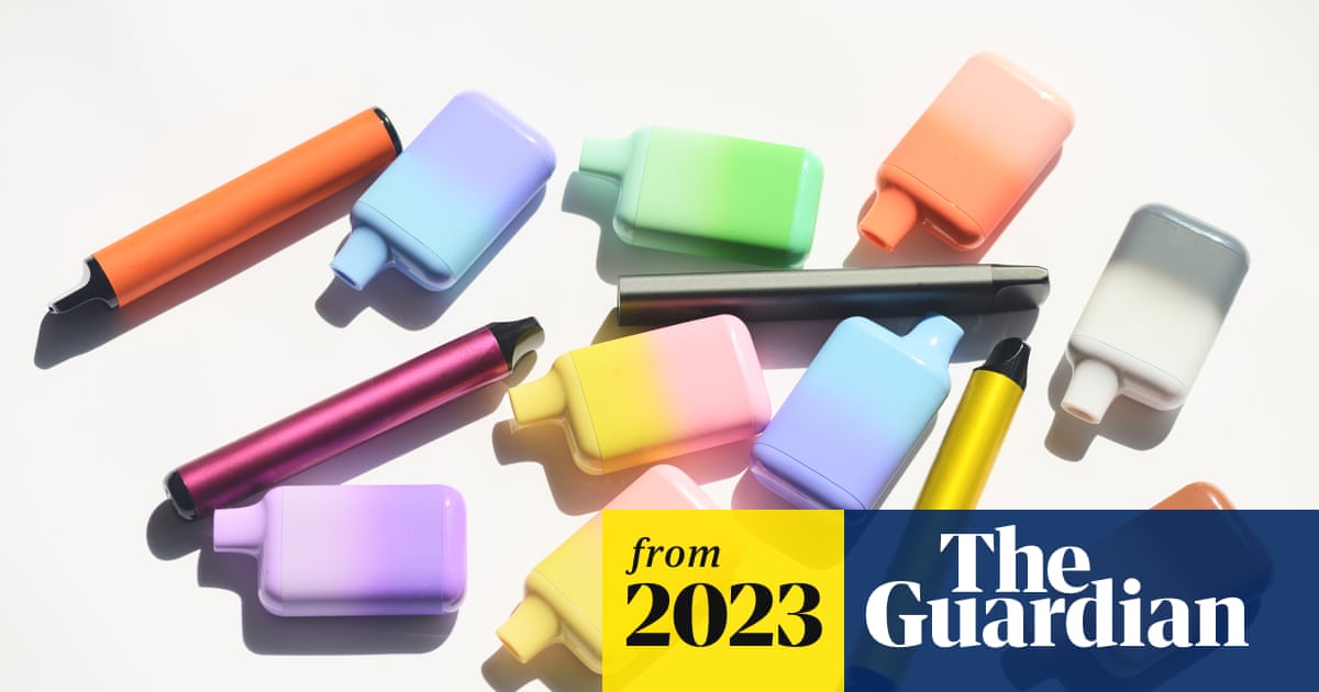Ministers urged to ban single-use vapes amid rising popularity with UK children | Vaping | The Guardian Ministers urged to ban single-use vapes amid rising popularity with UK children | Vaping | The Guardian