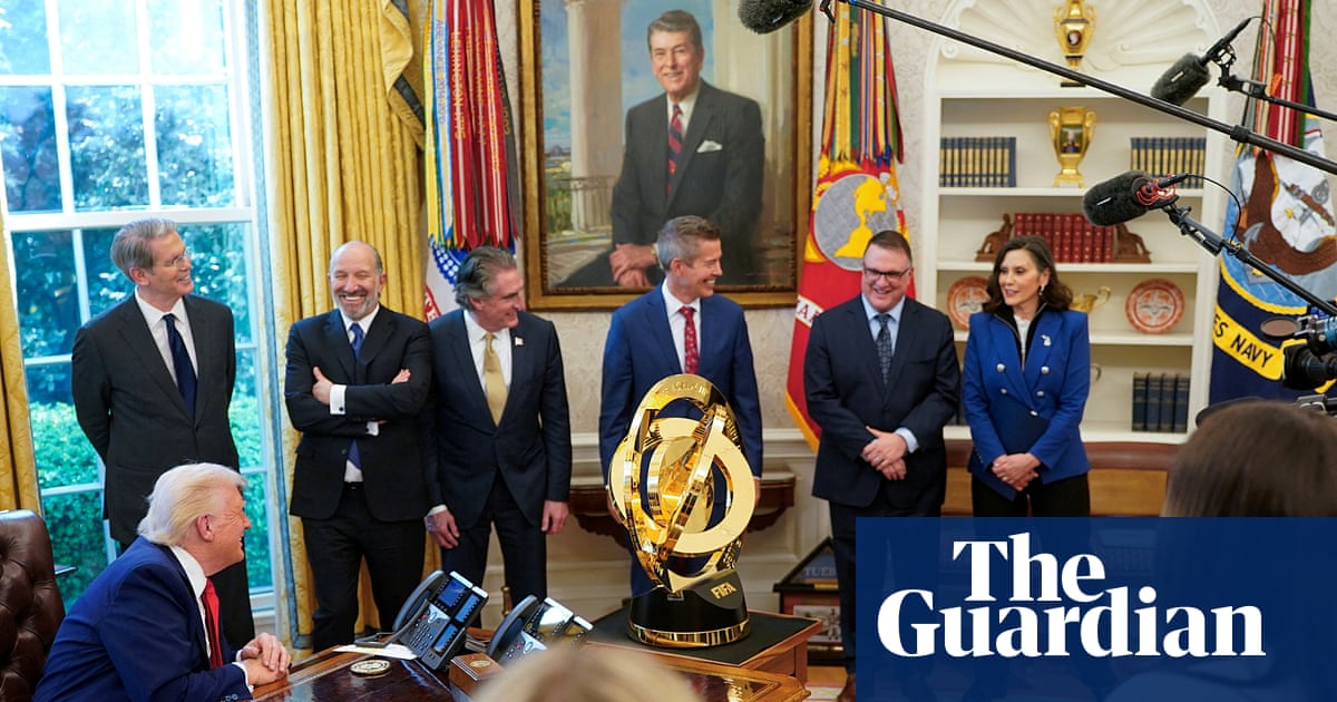 Democrat Gretchen Whitmer tries to distance herself from Oval Office visit