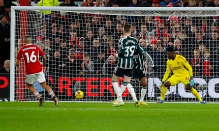 Nicolás Domínguez finds the bottom corner to open the scoring for Nottingham Forest