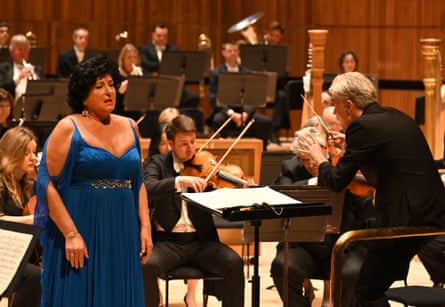 Mezzo-soprano Ildikó Komlósi (as Judith) with the London Philharmonic Orchestra conducted by Edward Gardner in Bluebeard’s Castle at the Royal Festival Hall.