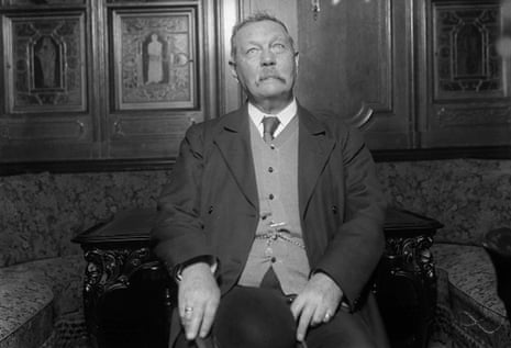 sir arthur conan doyle in 1922