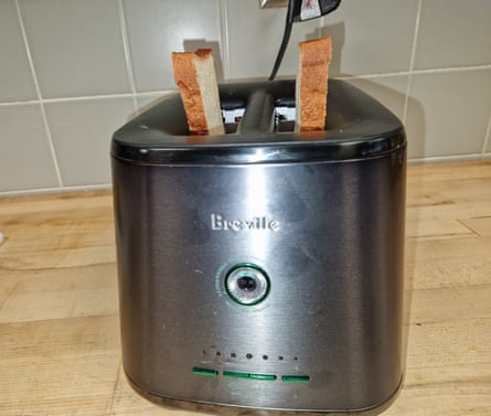 Slices of bread in a Breville Eye Q Toaster