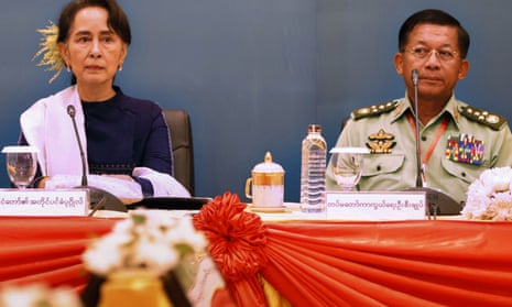 Myanmar’s State Counsellor Aung San Suu Kyi (L) and military chief Senior General Min Aung Hlaing