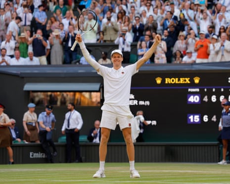 Jannik Sinner roars back to beat Carlos Alcaraz for first Wimbledon final win | Wimbledon 2025 | The Guardian