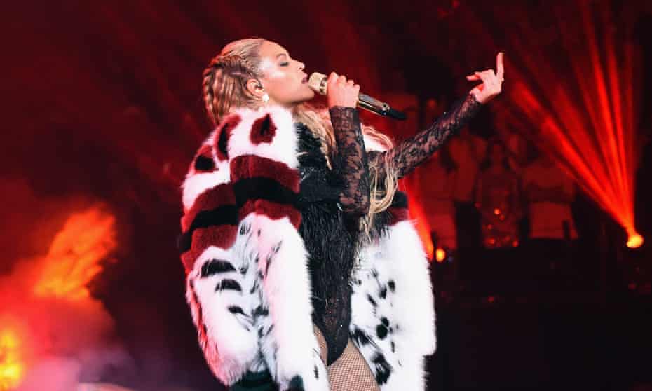 Beyoncé at MTV Video Music Award.